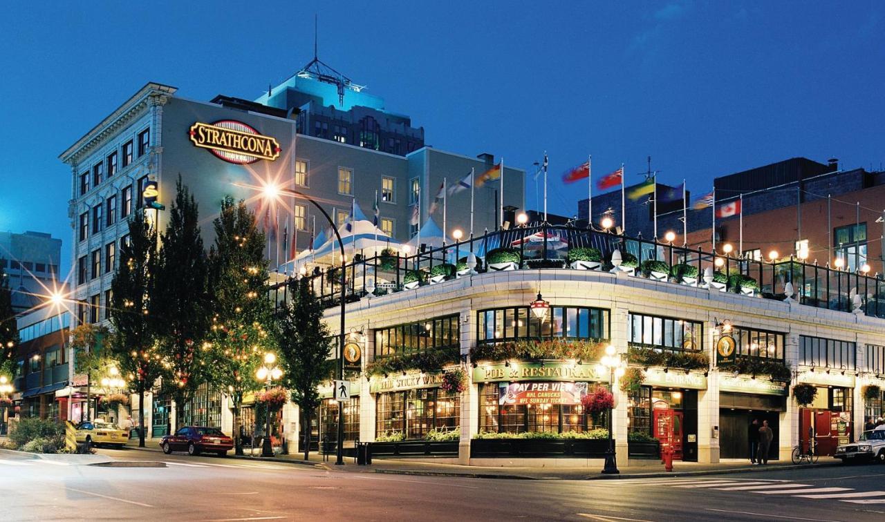 Waterfalls Hotel - Suite In Falls Downtown With Pool Victoria Exterior photo